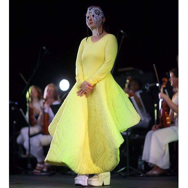 Daisy Collingridge: una de las diseñadoras que creó para Björk