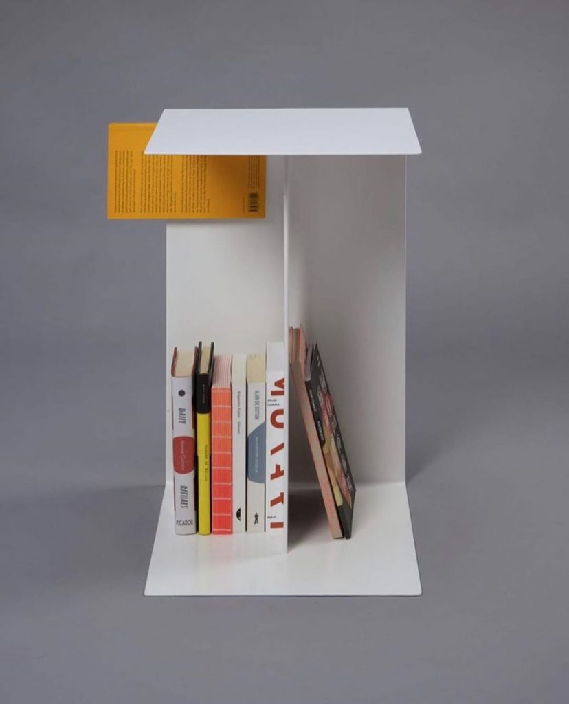 Biblioteca con diseño by Pawel Grobelny Design